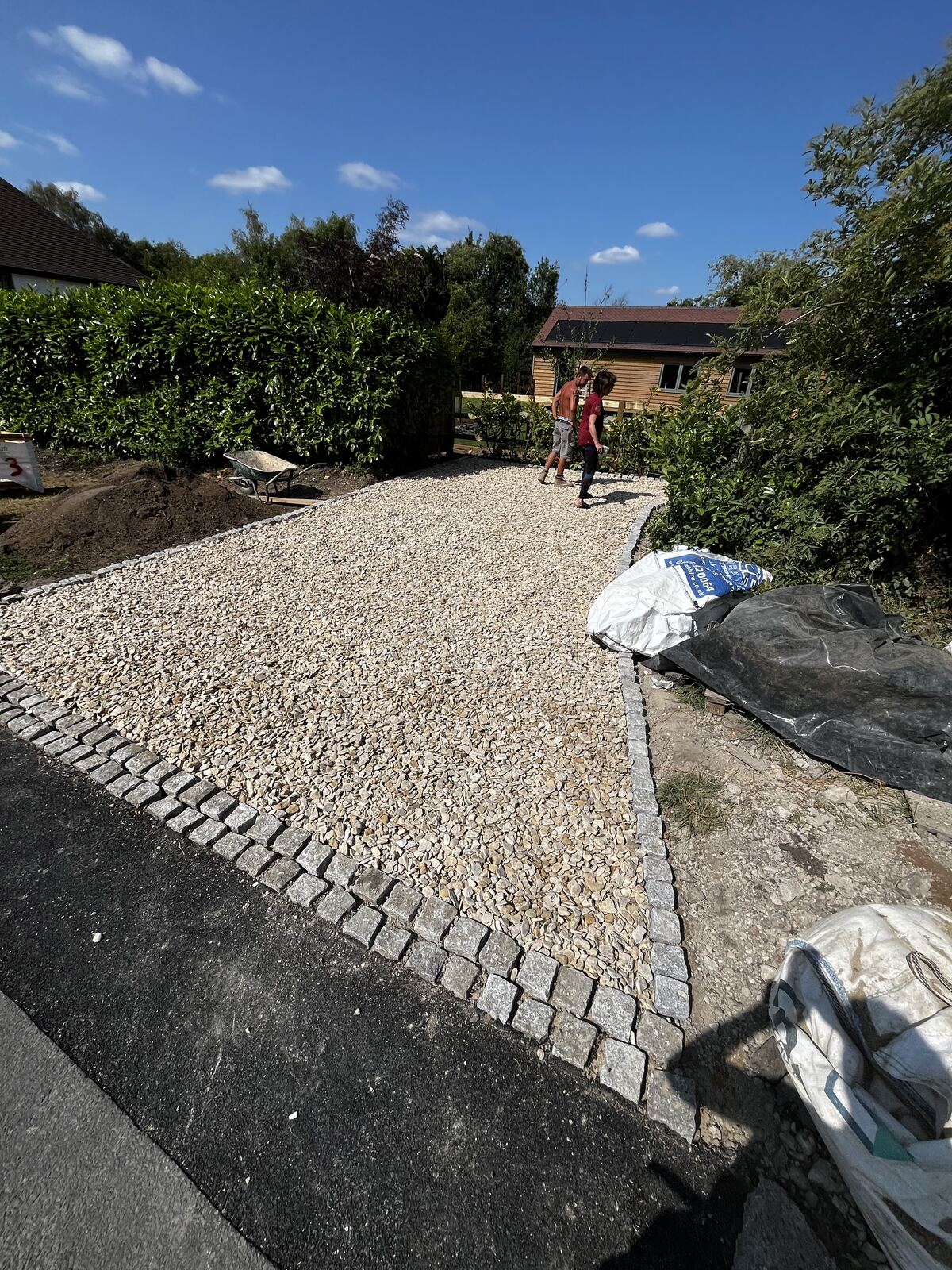Granite-edged gravel driveway, Oxford